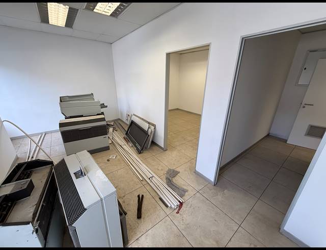 193M² OFFICE TO LET IN ROSEBANK